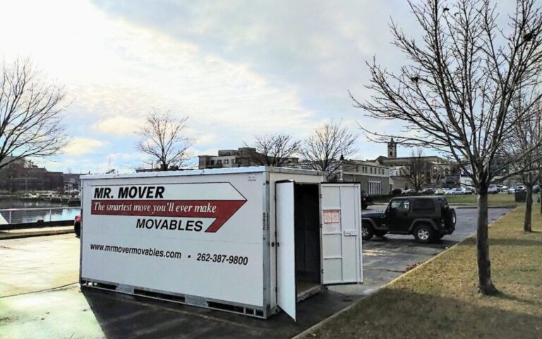 professional moving companies near milwaukee, milwaukee movers, moving professionals near milwaukee