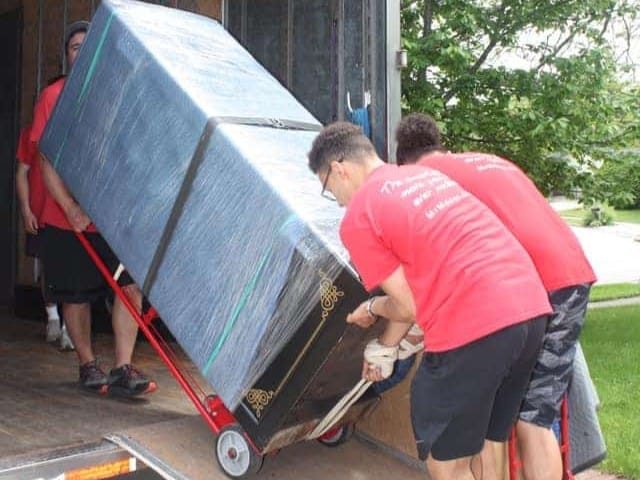 furniture mover in Milwaukee, residential moving services, commercial furniture movers